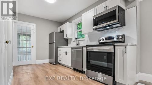 139 Longwood Road N, Hamilton (Westdale), ON - Indoor Photo Showing Kitchen