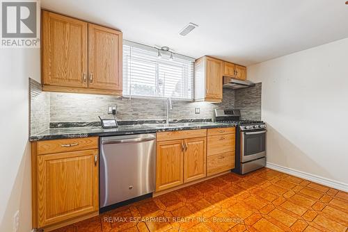 29 Seaton Place Drive, Hamilton (Stoney Creek), ON - Indoor Photo Showing Kitchen