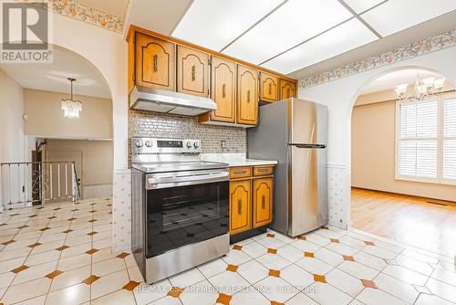 29 Seaton Place Drive, Hamilton (Stoney Creek), ON - Indoor Photo Showing Kitchen