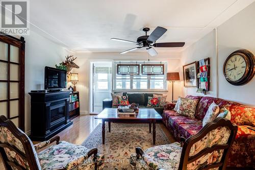 501 - 9 Grant Boulevard, Hamilton, ON - Indoor Photo Showing Living Room