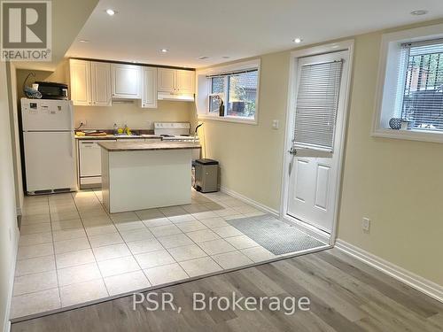 1 - 43 Broadview Avenue, Mississauga, ON - Indoor Photo Showing Kitchen