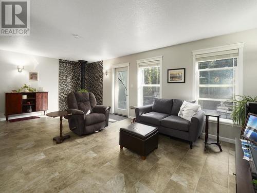 4355 Knoedler Road, Prince George, BC - Indoor Photo Showing Living Room