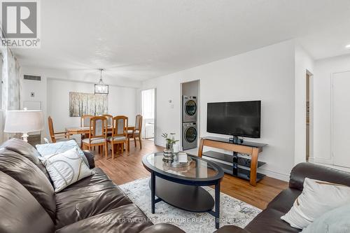 203 - 3700 Kaneff Crescent, Mississauga (Mississauga Valleys), ON - Indoor Photo Showing Living Room