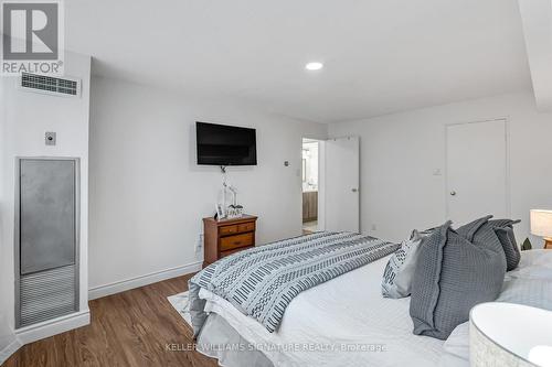 203 - 3700 Kaneff Crescent, Mississauga (Mississauga Valleys), ON - Indoor Photo Showing Bedroom