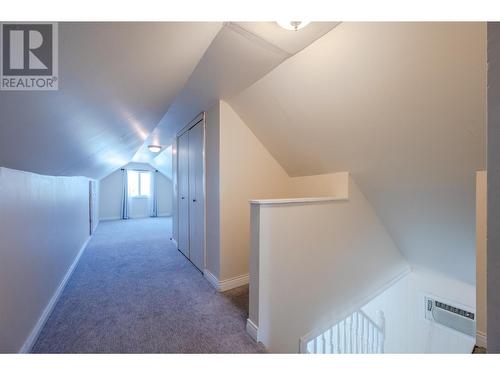 1011 Kilwinning Street, Penticton, BC - Indoor Photo Showing Laundry Room