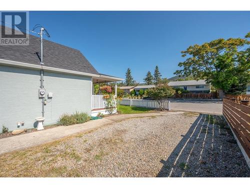 1011 Kilwinning Street, Penticton, BC - Outdoor