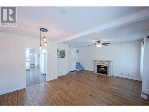 1011 Kilwinning Street, Penticton, BC - Indoor Photo Showing Living Room With Fireplace