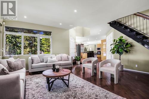 75 Darling Drive, Smith-Ennismore-Lakefield, ON - Indoor Photo Showing Living Room