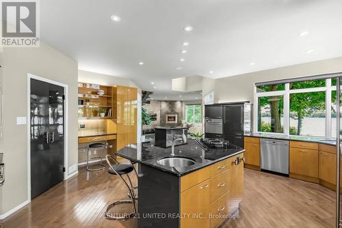 75 Darling Drive, Smith-Ennismore-Lakefield, ON - Indoor Photo Showing Kitchen