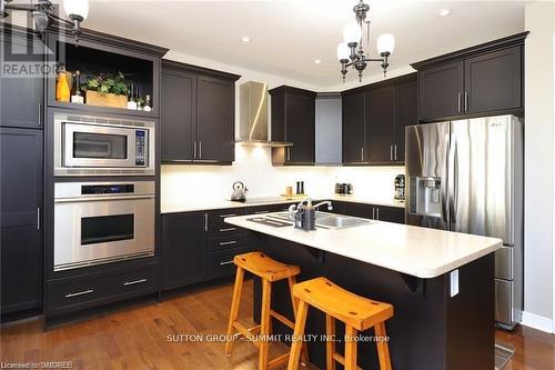 2 Ross Shiner Lane, Whitchurch-Stouffville, ON - Indoor Photo Showing Kitchen With Double Sink With Upgraded Kitchen