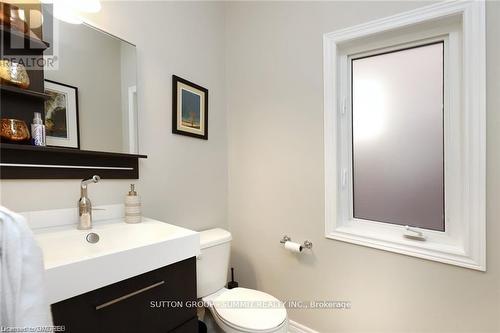 2 Ross Shiner Lane, Whitchurch-Stouffville, ON - Indoor Photo Showing Bathroom