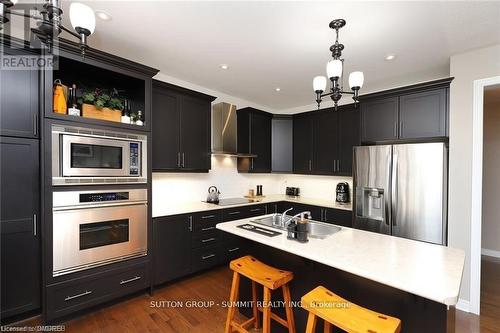 2 Ross Shiner Lane, Whitchurch-Stouffville, ON - Indoor Photo Showing Kitchen With Double Sink With Upgraded Kitchen