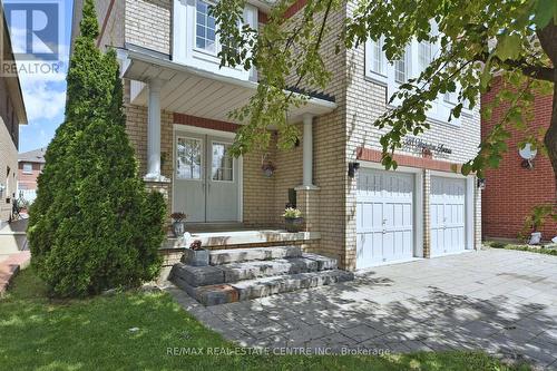 384 Highglen Avenue, Markham, ON - Outdoor