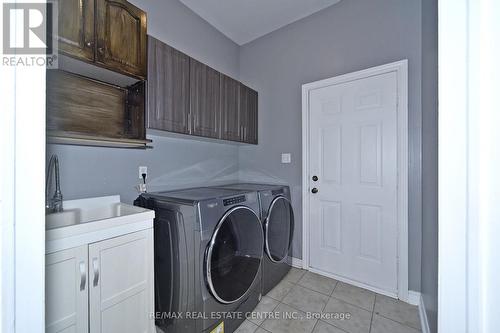 384 Highglen Avenue, Markham, ON - Indoor Photo Showing Laundry Room