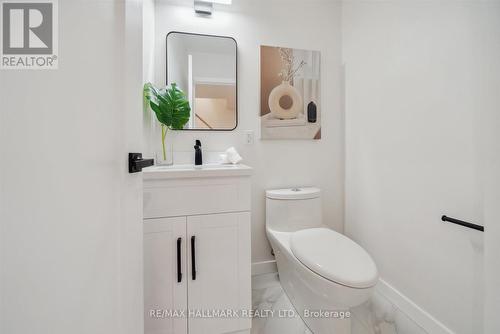 58 Brookland Avenue, Aurora, ON - Indoor Photo Showing Bathroom