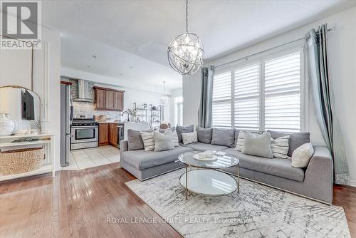 4 Kincaid Lane, Markham (Middlefield), ON - Indoor Photo Showing Living Room