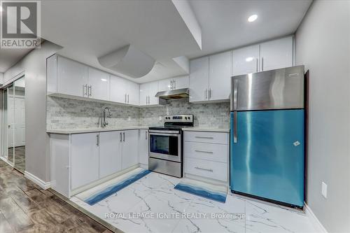 4 Kincaid Lane, Markham (Middlefield), ON - Indoor Photo Showing Kitchen With Upgraded Kitchen