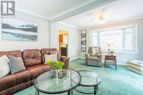 276 Bowman Street, Hamilton (Ainslie Wood), ON - Indoor Photo Showing Living Room