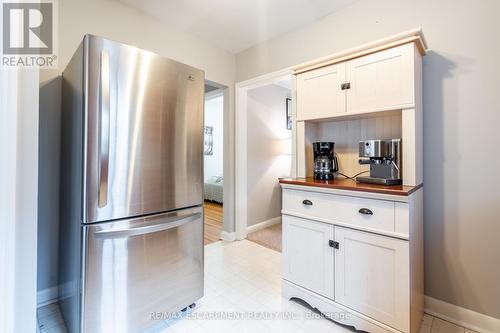 276 Bowman Street, Hamilton, ON - Indoor Photo Showing Kitchen