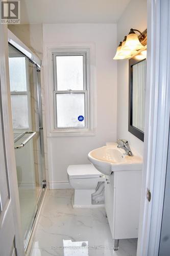 55 Central Park Boulevard N, Oshawa, ON - Indoor Photo Showing Bathroom