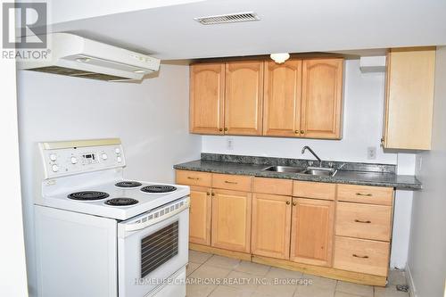 55 Central Park Boulevard N, Oshawa (O'Neill), ON - Indoor Photo Showing Kitchen With Double Sink