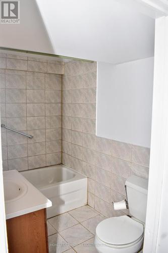 55 Central Park Boulevard N, Oshawa, ON - Indoor Photo Showing Kitchen With Double Sink