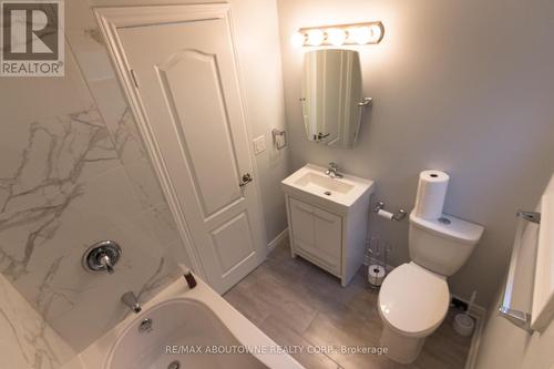 Main - 554 Mary Street, Hamilton, ON - Indoor Photo Showing Bathroom