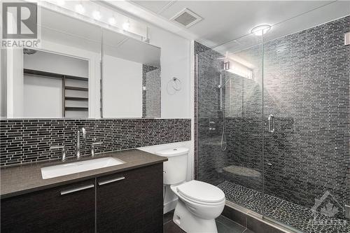 354 Gladstone Avenue Unit#205, Ottawa, ON - Indoor Photo Showing Bathroom