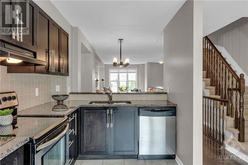 77 Jenscott Private, Ottawa, ON - Indoor Photo Showing Kitchen With Stainless Steel Kitchen With Double Sink With Upgraded Kitchen