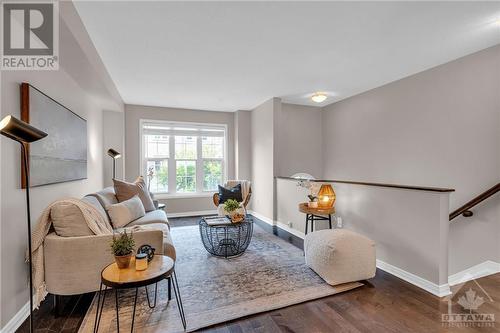 77 Jenscott Private, Ottawa, ON - Indoor Photo Showing Living Room