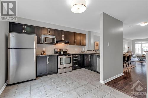 77 Jenscott Private, Ottawa, ON - Indoor Photo Showing Kitchen With Stainless Steel Kitchen