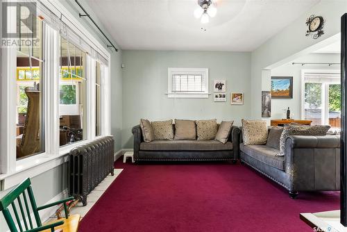 2200 Halifax Street, Regina, SK - Indoor Photo Showing Living Room