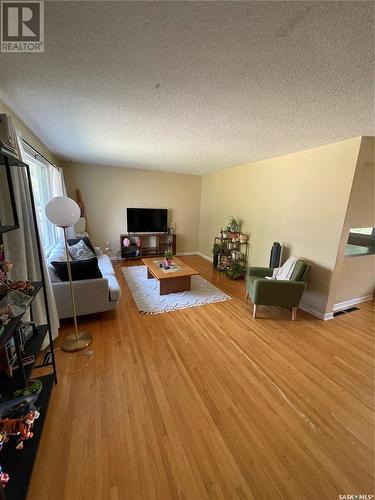 418 Maple Street, Saskatoon, SK - Indoor