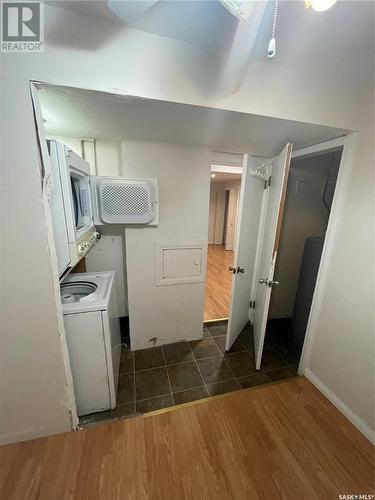 418 Maple Street, Saskatoon, SK - Indoor Photo Showing Laundry Room