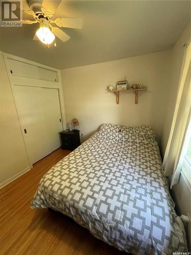 418 Maple Street, Saskatoon, SK - Indoor Photo Showing Bedroom