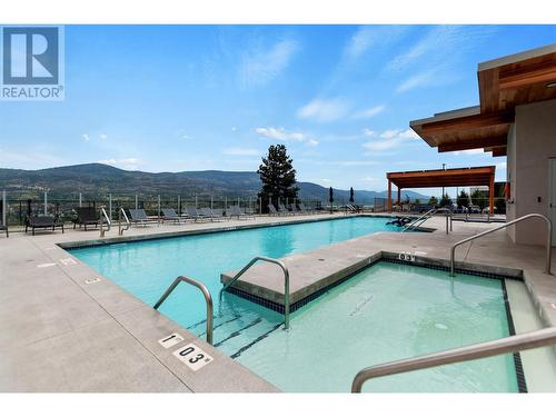 100 Vista Way Unit# 112, Penticton, BC - Outdoor With In Ground Pool