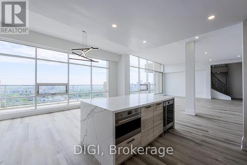 Ph5 - 400 Walmer Road, Toronto (Forest Hill South), ON - Indoor Photo Showing Kitchen