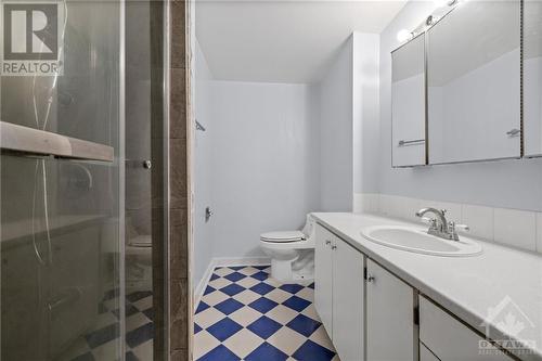 3100 Carling Avenue Unit#811, Ottawa, ON - Indoor Photo Showing Bathroom