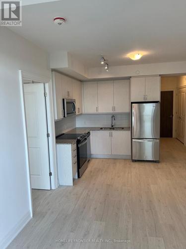 712E - 20 Gatineau Drive, Vaughan, ON - Indoor Photo Showing Kitchen With Stainless Steel Kitchen