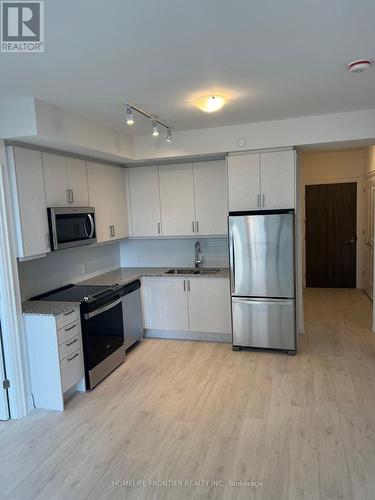 712E - 20 Gatineau Drive, Vaughan, ON - Indoor Photo Showing Kitchen With Stainless Steel Kitchen