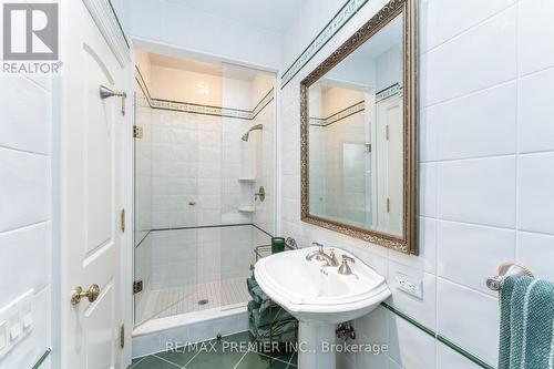 320 Balding Boulevard, Vaughan, ON - Indoor Photo Showing Bathroom