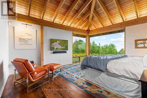 827834 Mulmur Nottawasaga, Clearview, ON - Indoor Photo Showing Bedroom