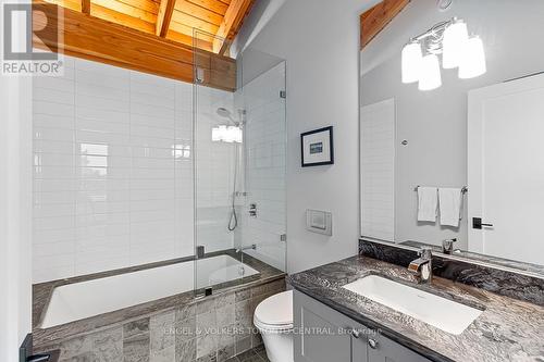 827834 Mulmur Nottawasaga, Clearview, ON - Indoor Photo Showing Bathroom