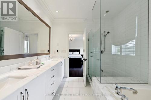 3630 Silverplains Drive, Mississauga, ON - Indoor Photo Showing Bathroom