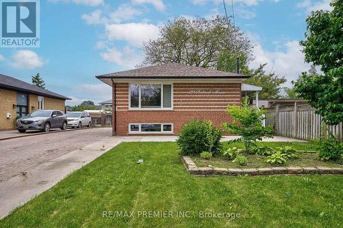 29 Seabrook Avenue, Toronto (Rustic), ON - Outdoor