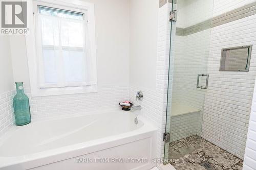 882 Kennedy Road, Innisfil (Alcona), ON - Indoor Photo Showing Bathroom