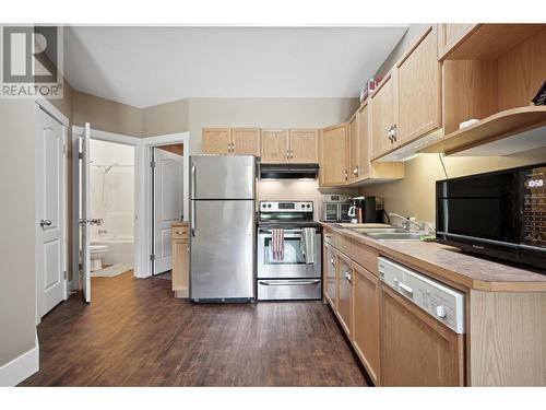 630 Green Road, Canal Flats, BC - Indoor Photo Showing Kitchen With Double Sink