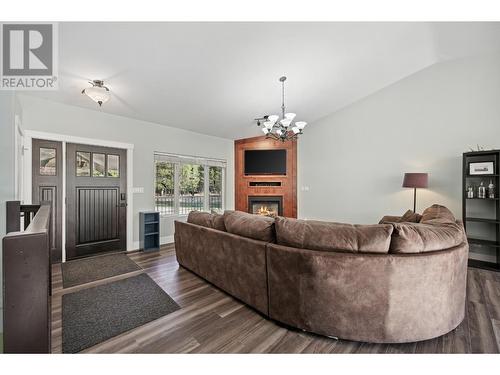 630 Green Road, Canal Flats, BC - Indoor Photo Showing Living Room With Fireplace