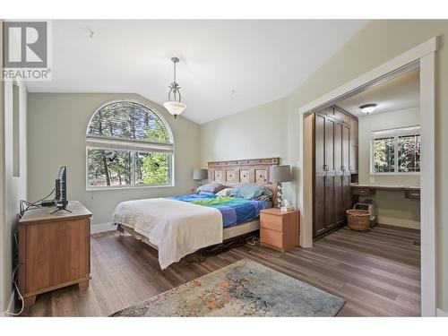 630 Green Road, Canal Flats, BC - Indoor Photo Showing Bedroom