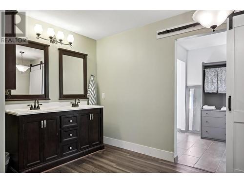 630 Green Road, Canal Flats, BC - Indoor Photo Showing Bathroom